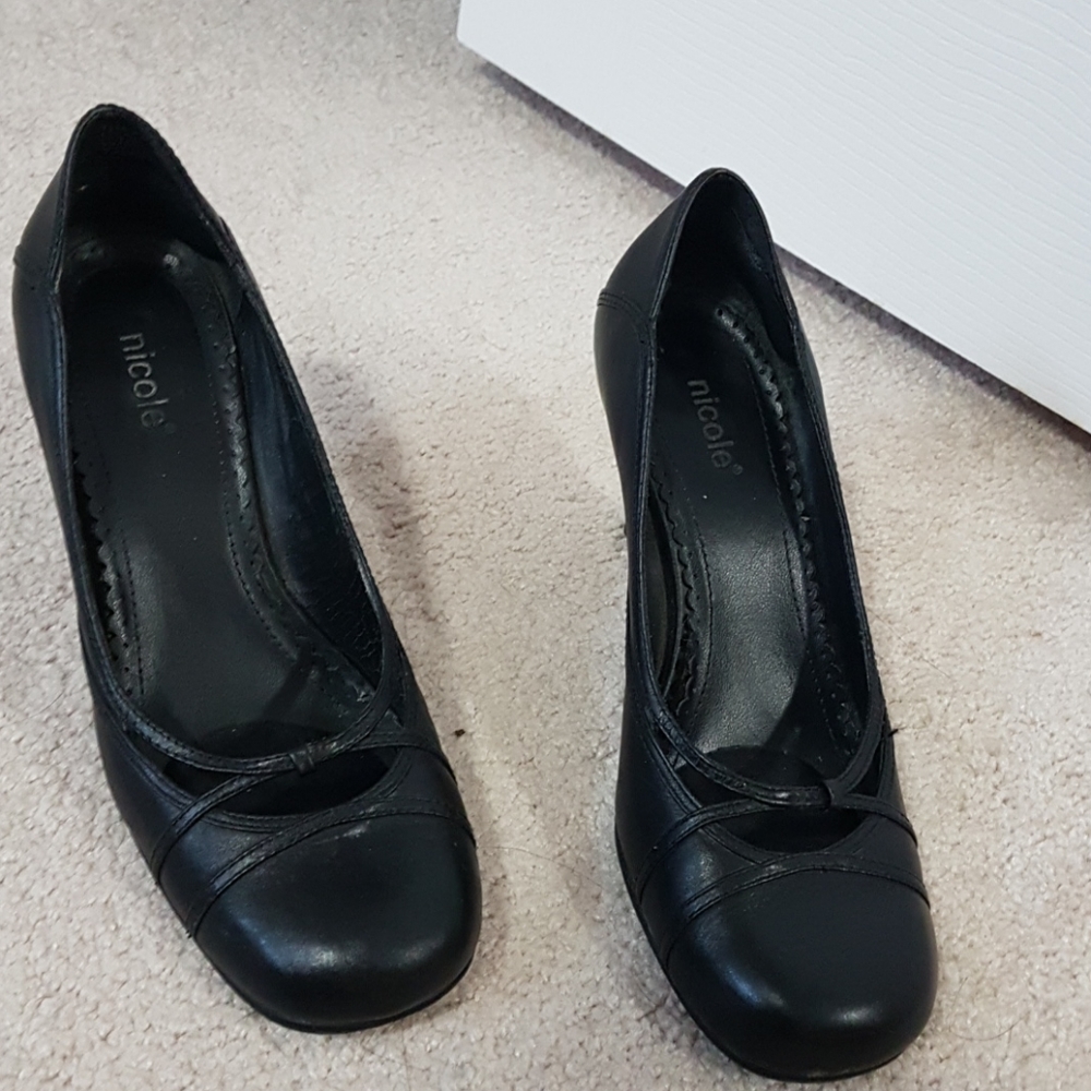 Shoes - Picture 2 of 5